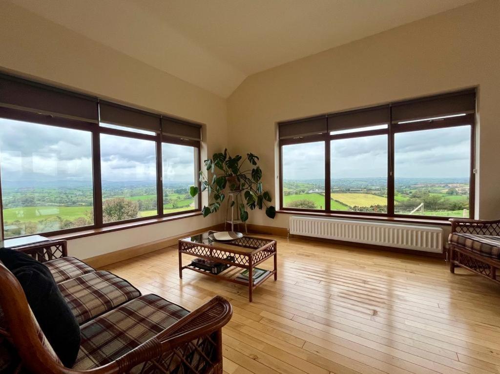 Вилла Hillhead Country Retreat Каслуэллан Экстерьер фото